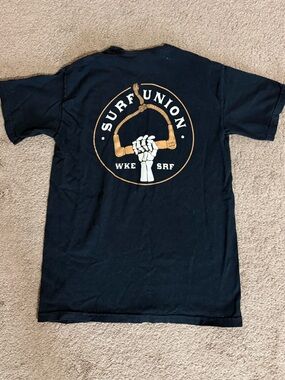 New Comfort Colors Black Tee with White & Gold Surf Union Skeleton Surf Rope Sm